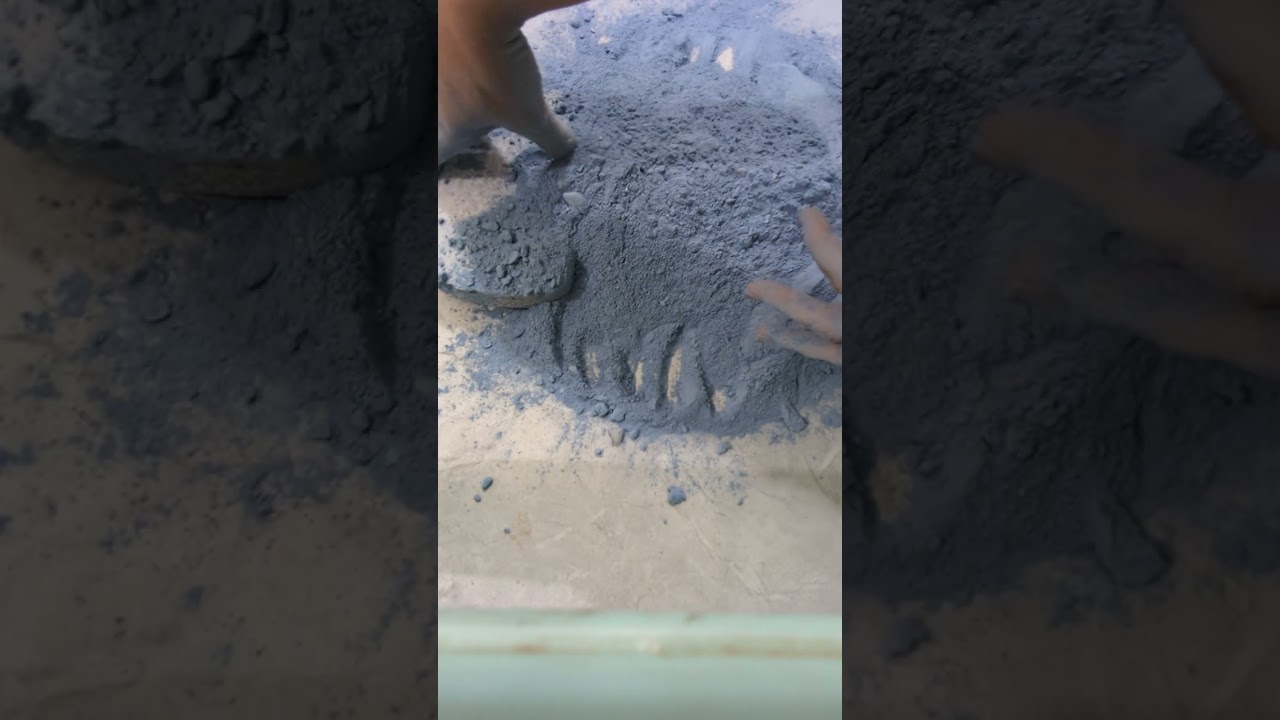 Blue gym chalk crushing #relxing #youtubeshorts #asmrsounds #odlysatisfying #asmrvideo #foryou 