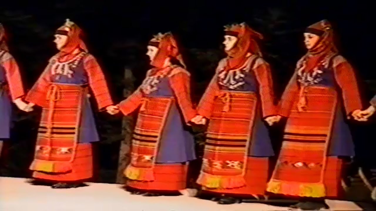 Μακρυγιάννεια 1999: Παράσταση χορευτικού στο Κροκύλειο