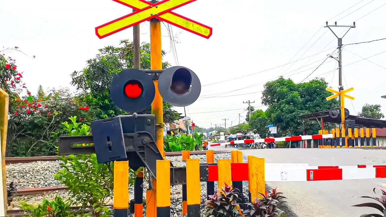 RAILROAD CROSSING INDONESIA | Perlintasan Kereta Api Divre1 JULI 2021