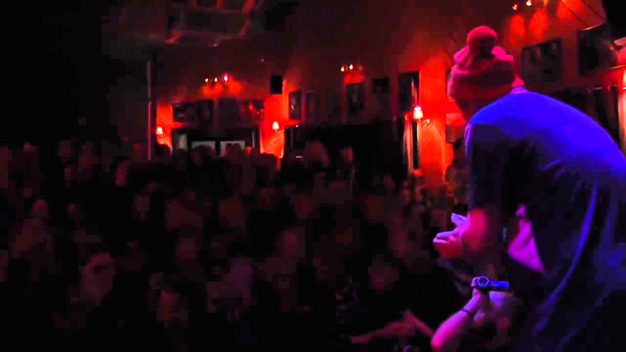 Czesław śpiewa vs najebane paniusie
