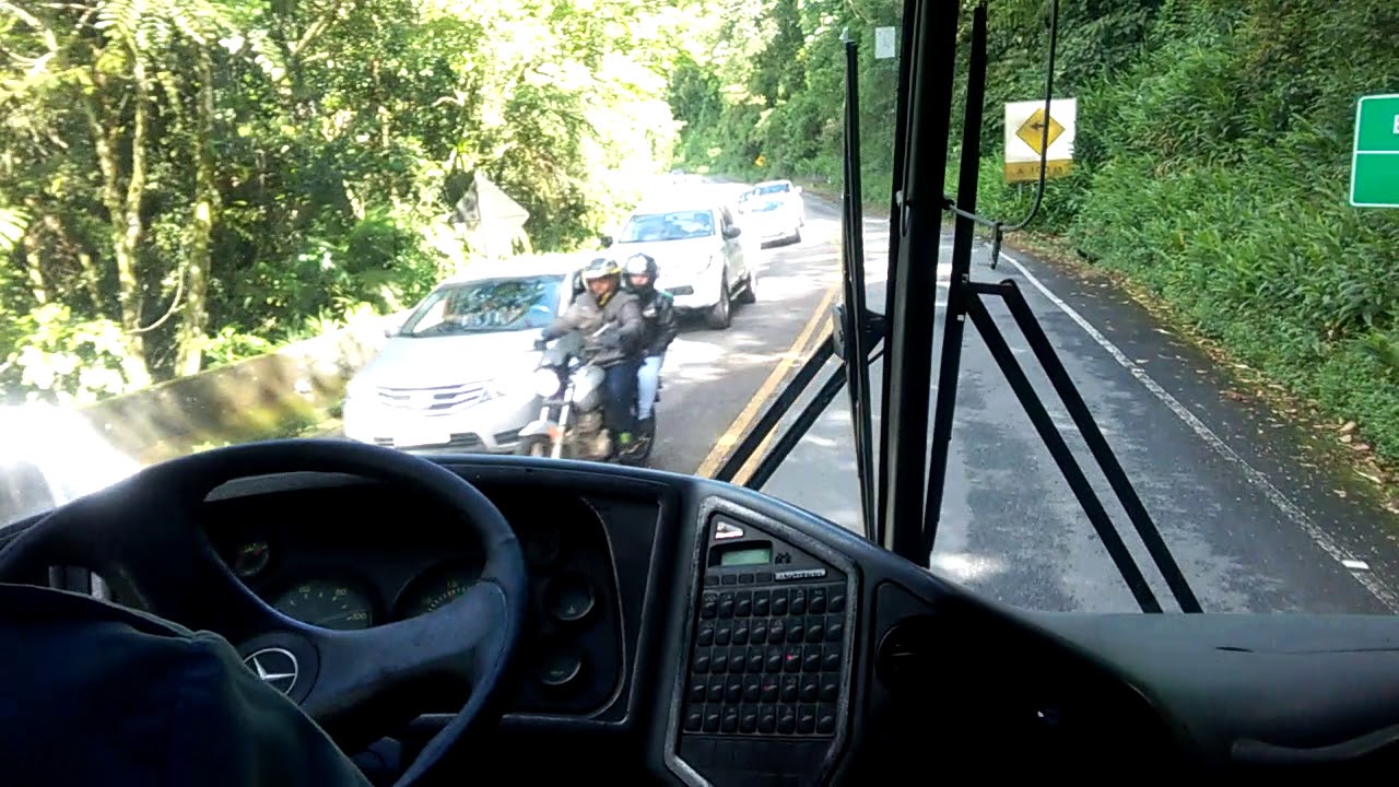 Serra de Ubatuba...Eu descendo com Ônibus curva da manobra .