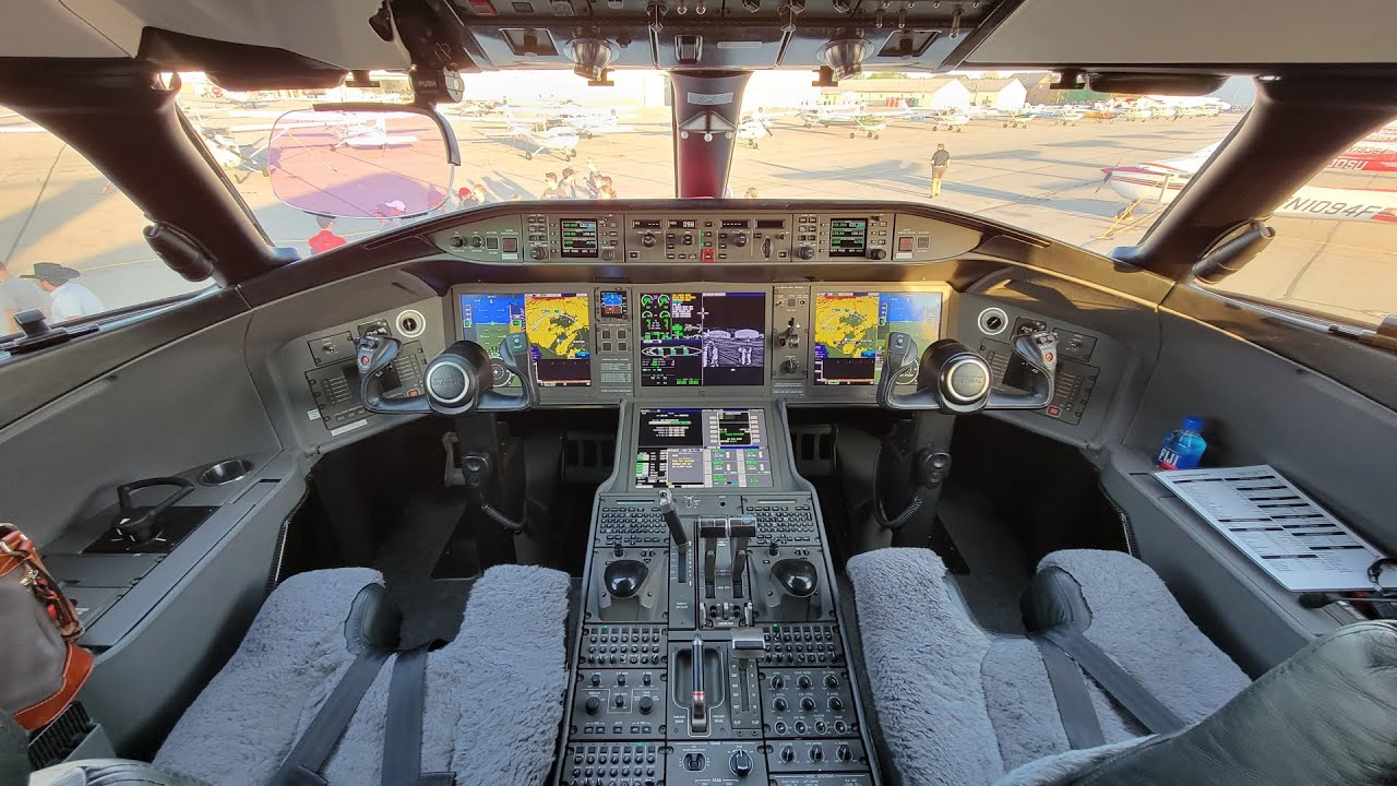 NetJets Bombardier Global 6000 cockpit quick pano!