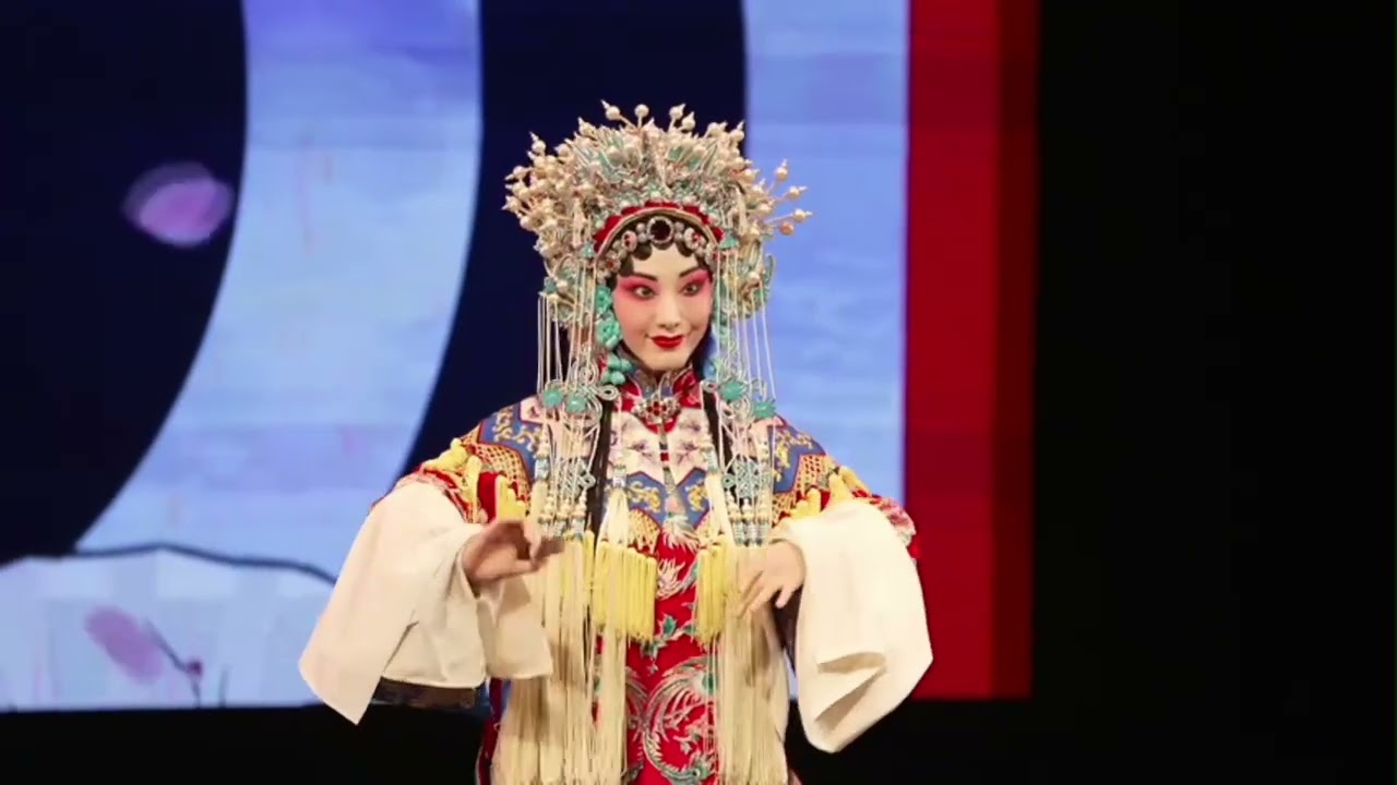 世界肚皮舞冠军 Jamila Wang 创办的“新加坡非凡女神”2025天使组冠军 Lucy Lu演绎中国国家级非遗代表性项目——🎶 京剧经典唱段《梨花颂》