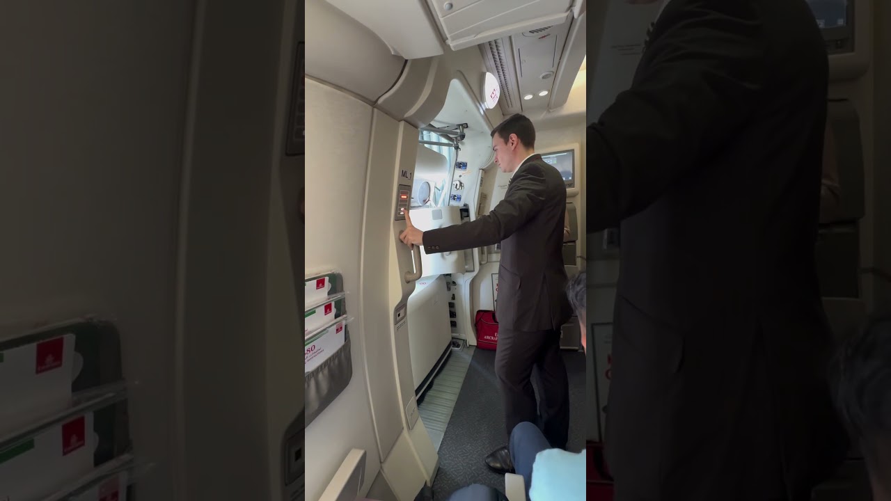Emirates A380 doors for arrival at Paris CDG 