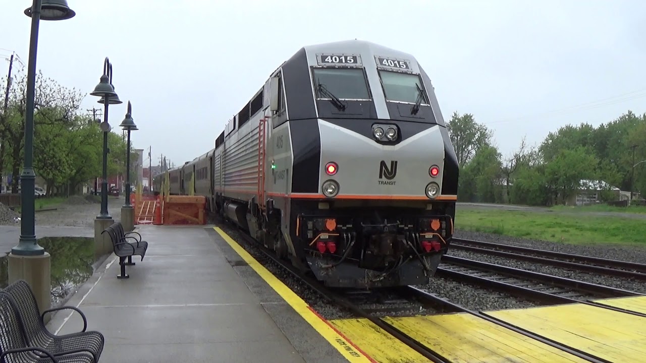 Metro North - Port Jervis - Train Arrives, Then Departs
