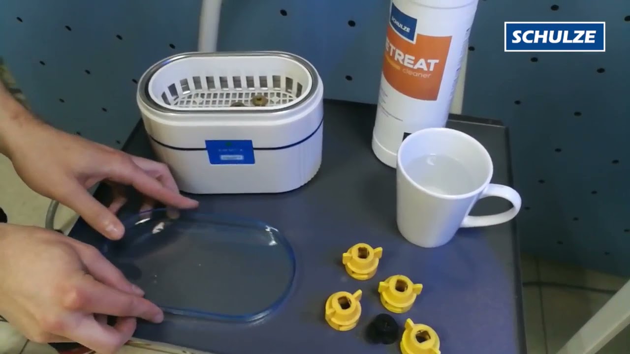Cleaning the Schulze PRETREATmaker IV nozzles with PRETREATcleaner cleaning solution