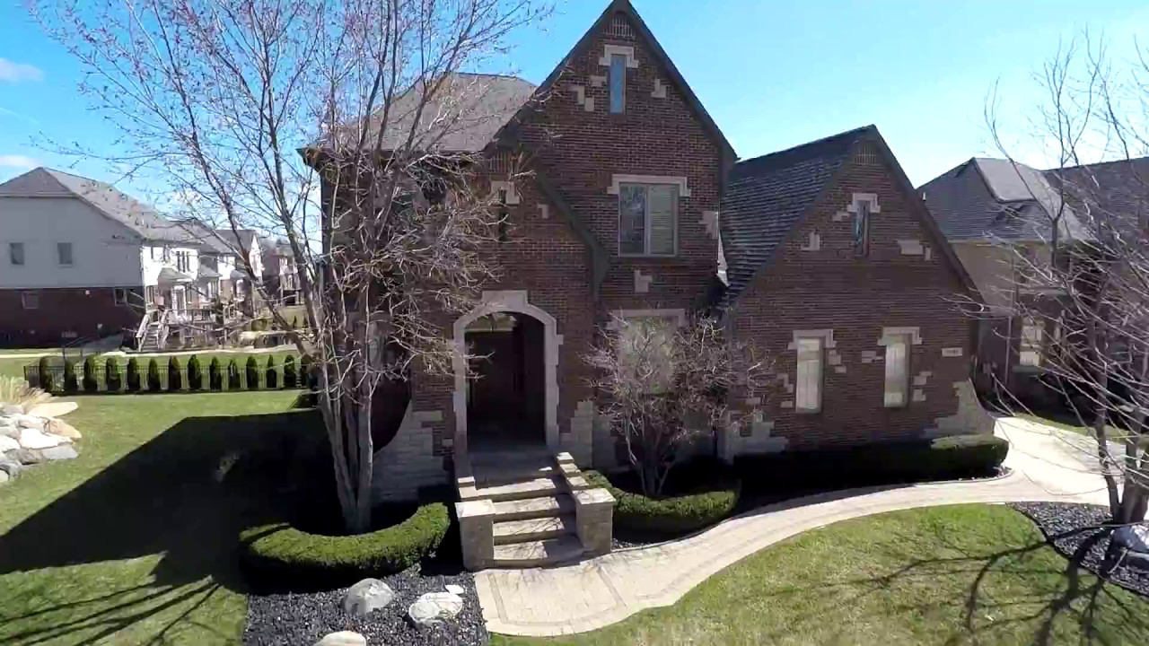 54838 Glen Oaks Drive Shelby Twp, MI 48315