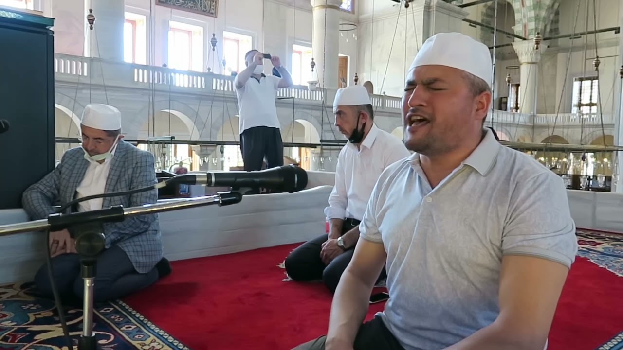 Bayram Çotur hocaefendi(Düzce cedidiye  cami müezzini kayyımı)