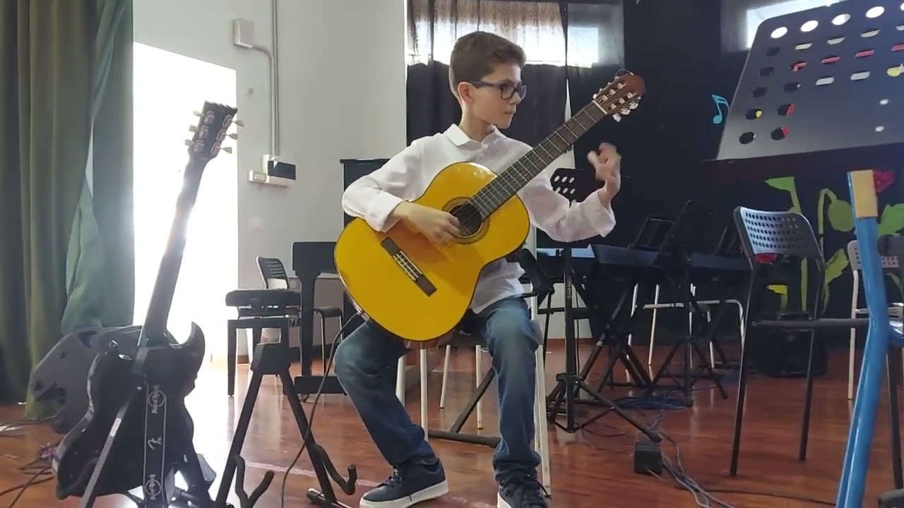 Alunni: Alessandro Pertosa (3a media)