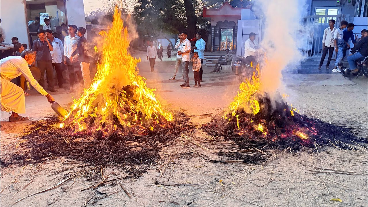 હોળિકા દહન રતનપુરા ગામડે 