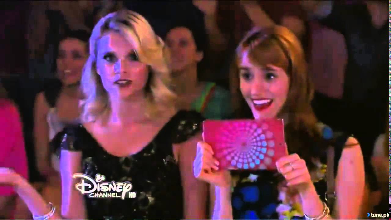 soy luna Matteo e Luna  pattinano insieme e si baciano alla competizione