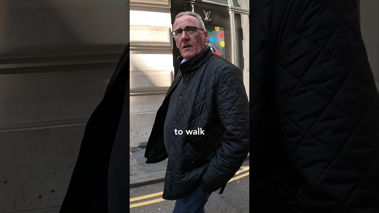 Watch me take AMAZING STREET PHOTO of a stranger #streetphotography #london #pov