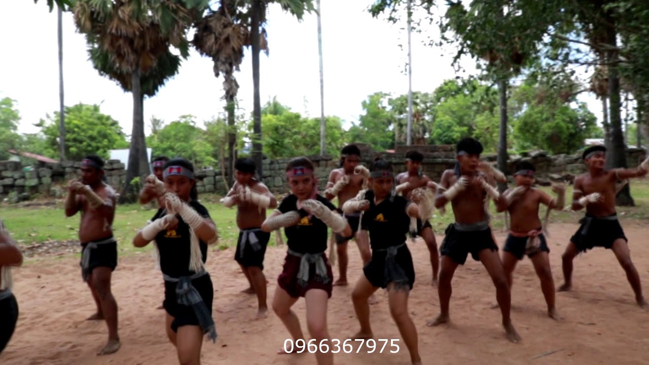 ក្បាច់គុនបុរាណខ្មែរល្បុក្កតោការប្រើមេគុនដៃ,លោកគ្រូវី:,ឆន​ចន្ទ័វីរ:,ល្បុក្កតោក្មេងវត្តថាន់