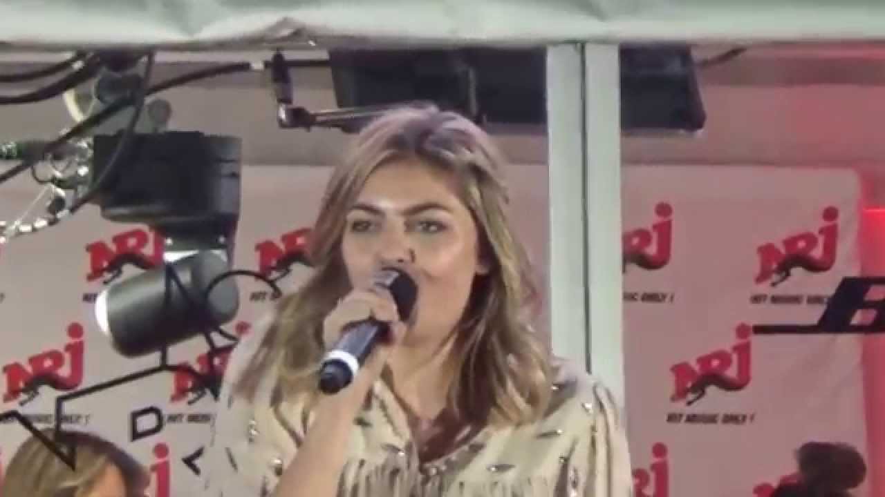Louane - Nos Secrets en live chez Cauet NRJ MUSIC AWARDS 2015