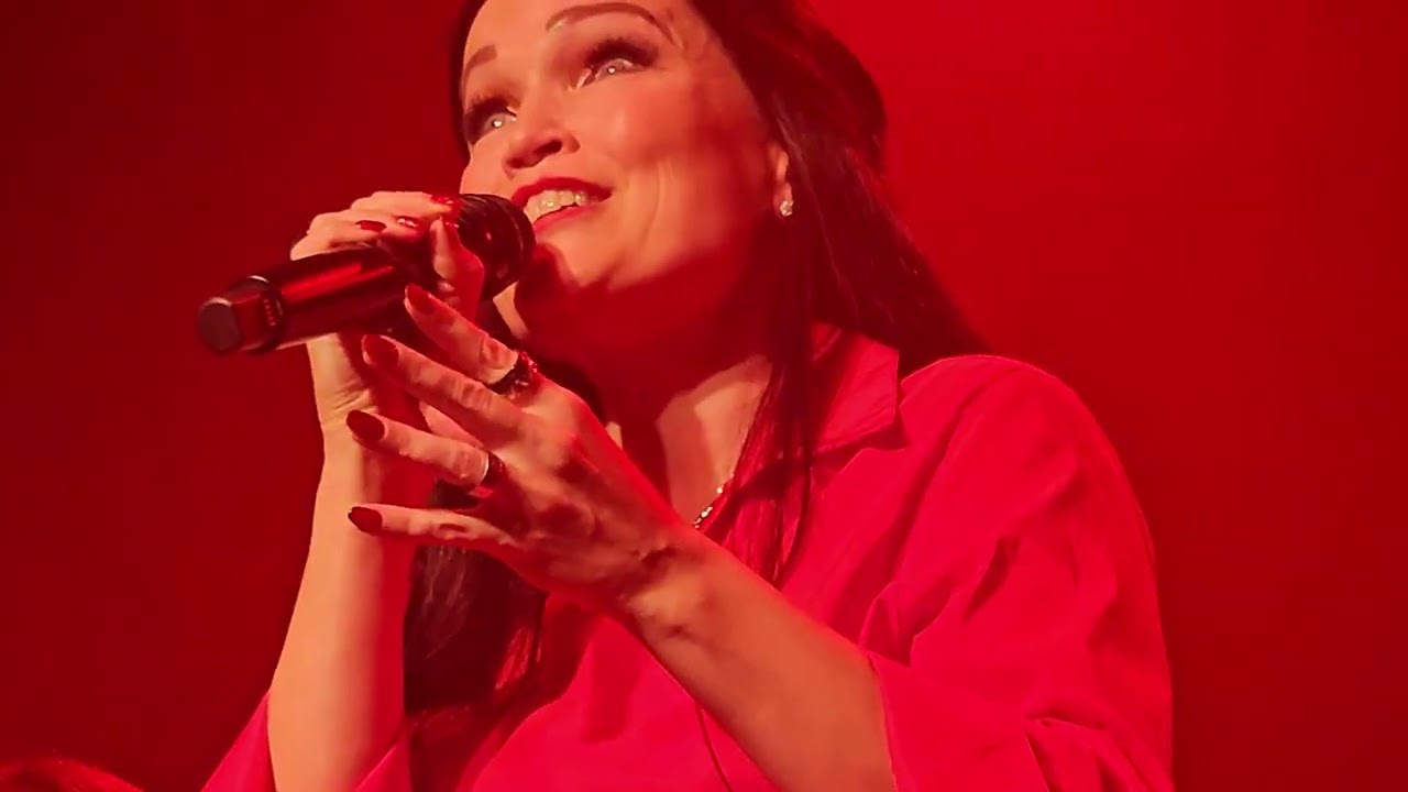 Tarja - "White Christmas" live in Hamburg 