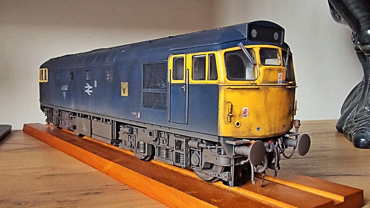 Heljan Factory Weathered O Gauge Class 27. 1080p. 