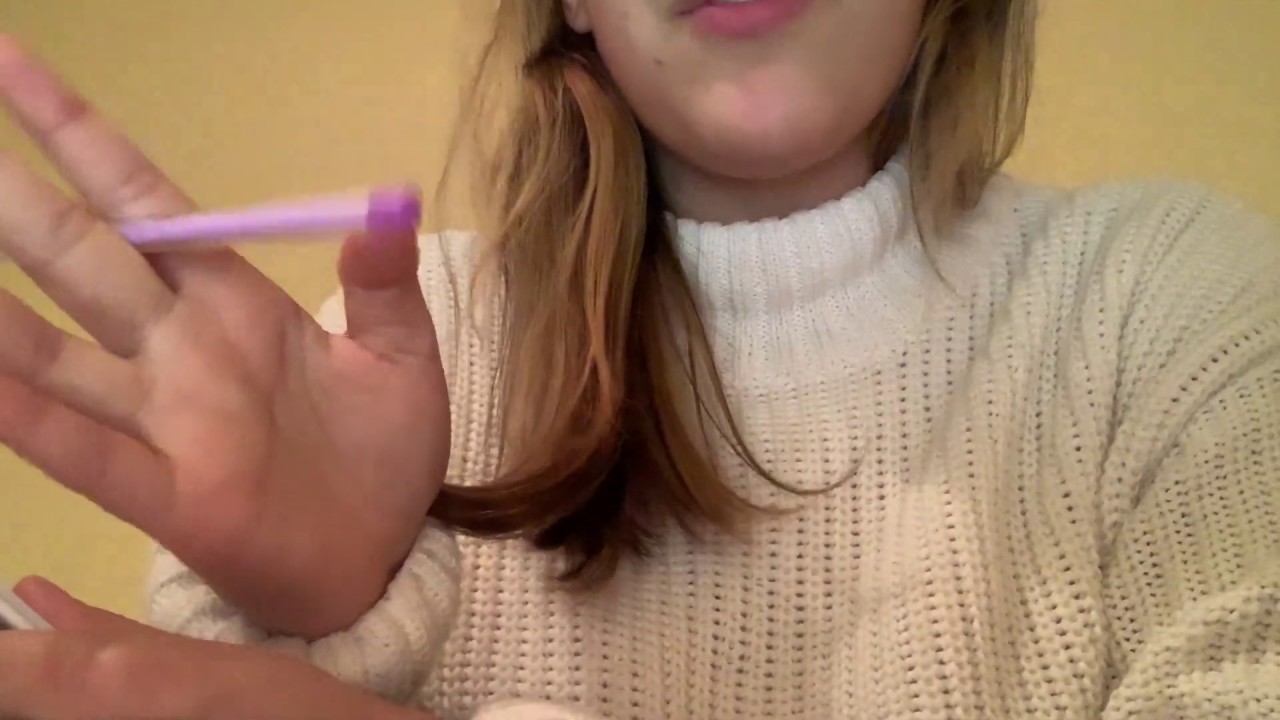 ASMR FRANCAIS : JE FAIS UNE LISTE POUR MA VALISE   /   WHISPERING