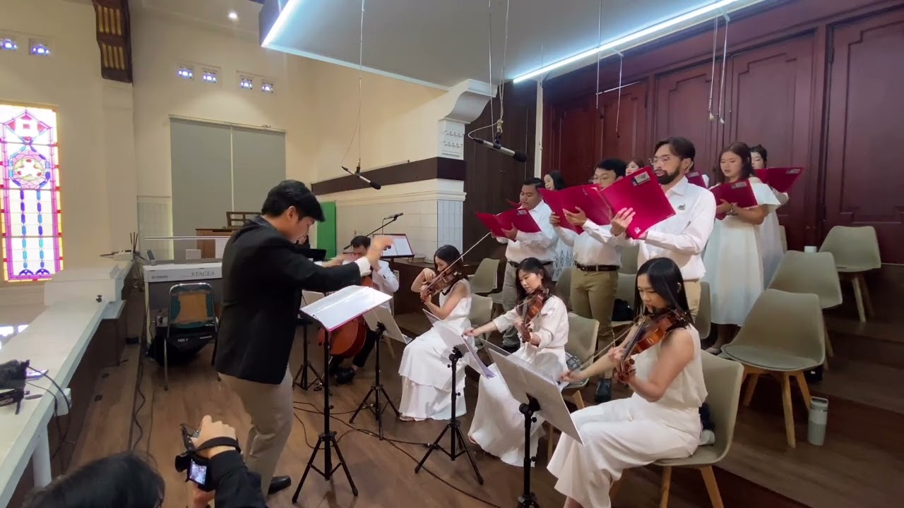 Deo Dicamus Gratias (Victor C. Johnson) - Alouisia Choir