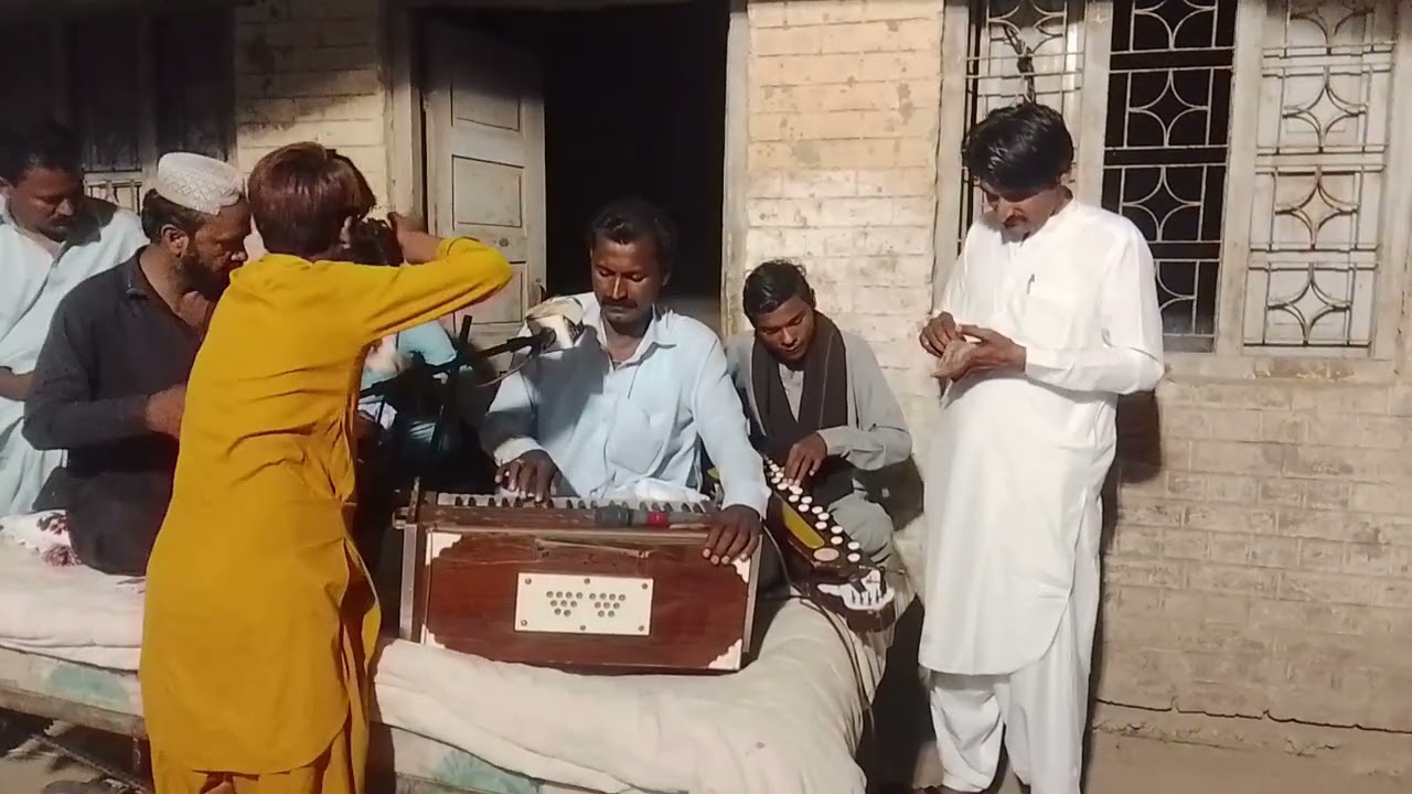 Hindi film Pyar chahe to 6000 jyada