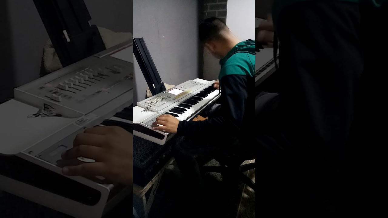 Milo&scaron; Komren Sax KORG m3