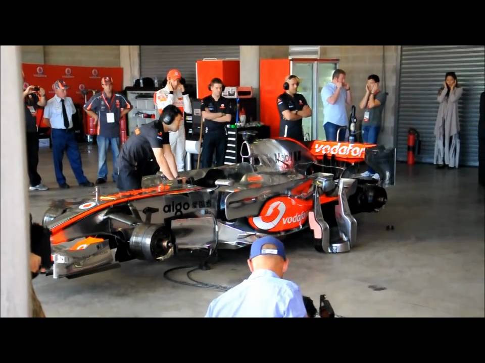 McLaren F1 car at Bathurst - Behind the Scenes