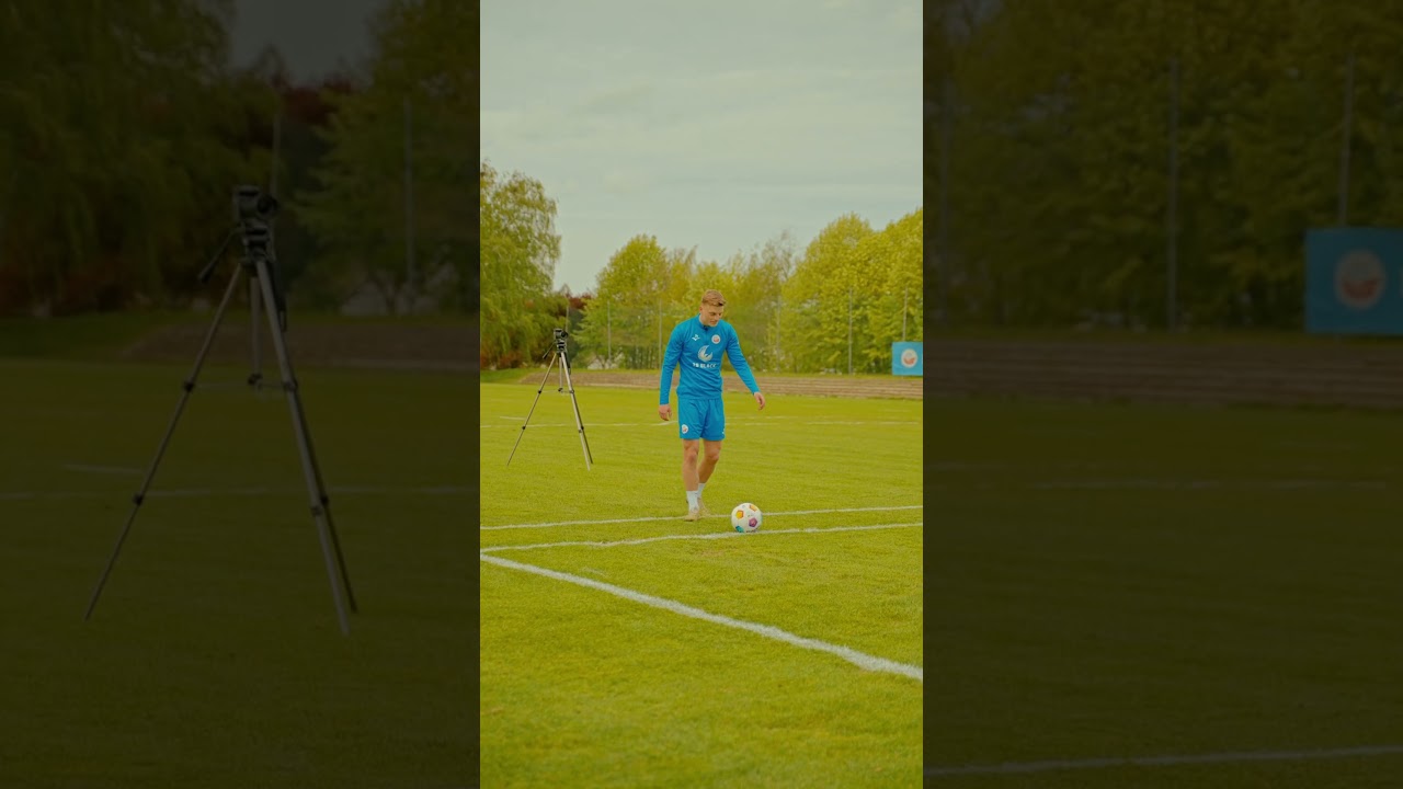 Wer hat mehr Gef&uuml;hl im Fu&szlig;?⚽️ Die 28Black Challenge mit Christian Kinsombi & Jannis Lang💥