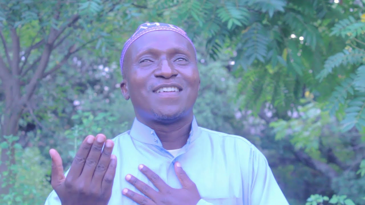 Maalim Issa   Twakuomba karima