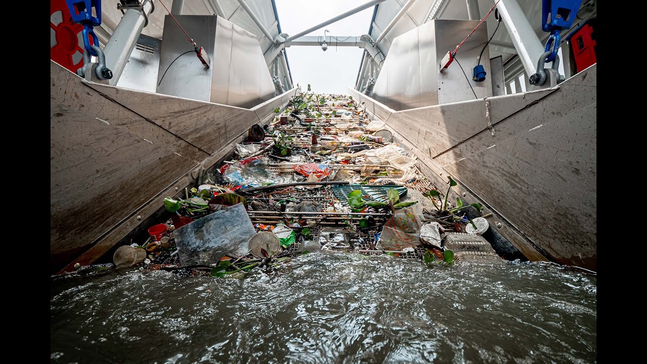 Ocean Cleanup ripulisce i fiumi inquinati dai rifiuti di plastica