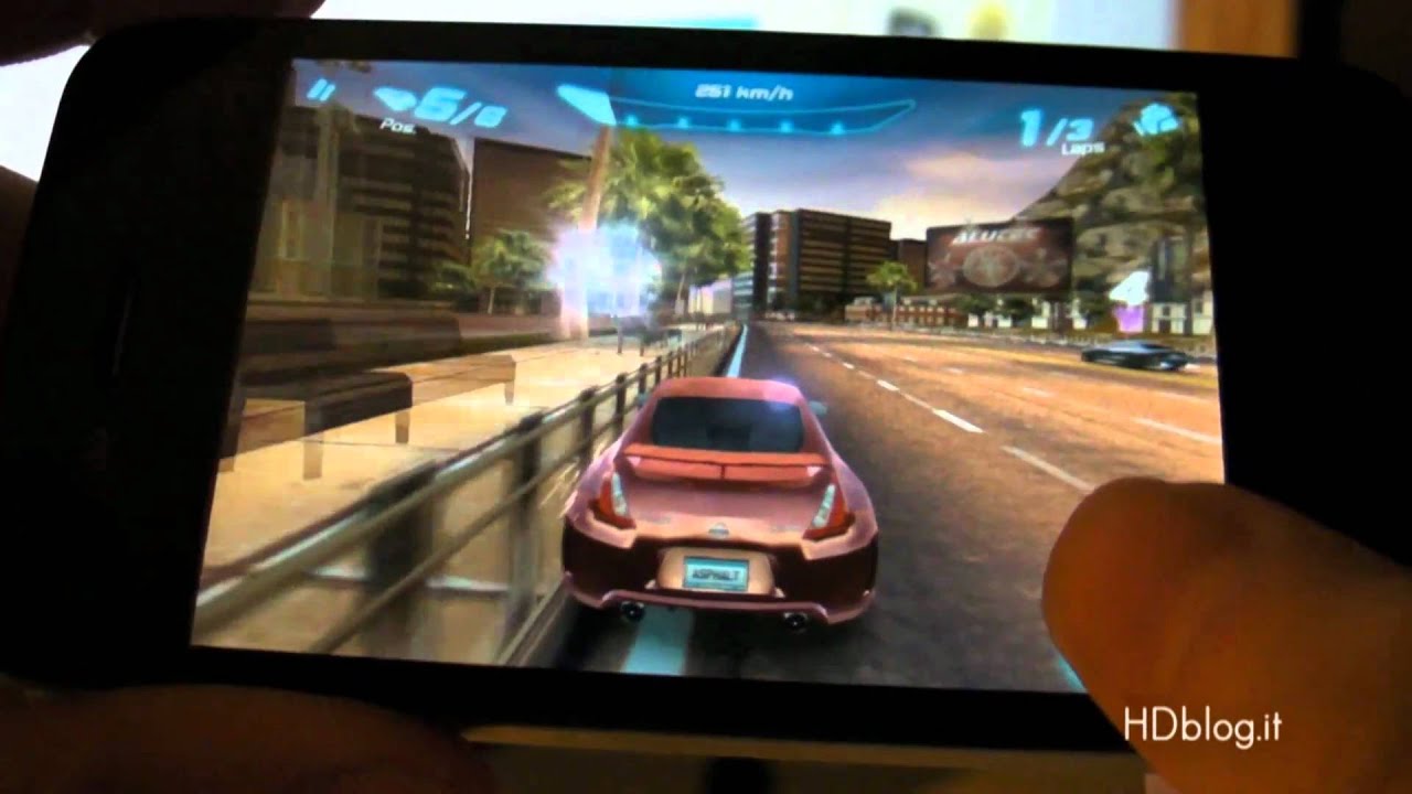 Asphalt 6 iPhone 4 Gameplay