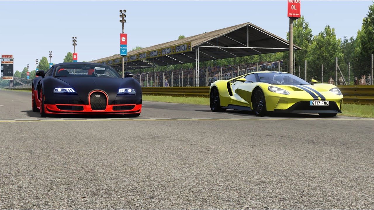 Bugatti Veyron 16.4 Super Sport vs Ford GT at Monza Full Course