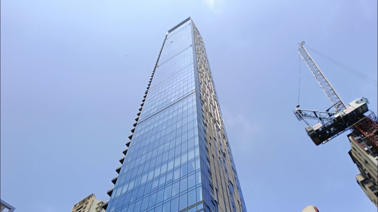 4 Bhk luxury flat for Sale at Four Seasons Private Residences Worli 33Cr 9821573291
