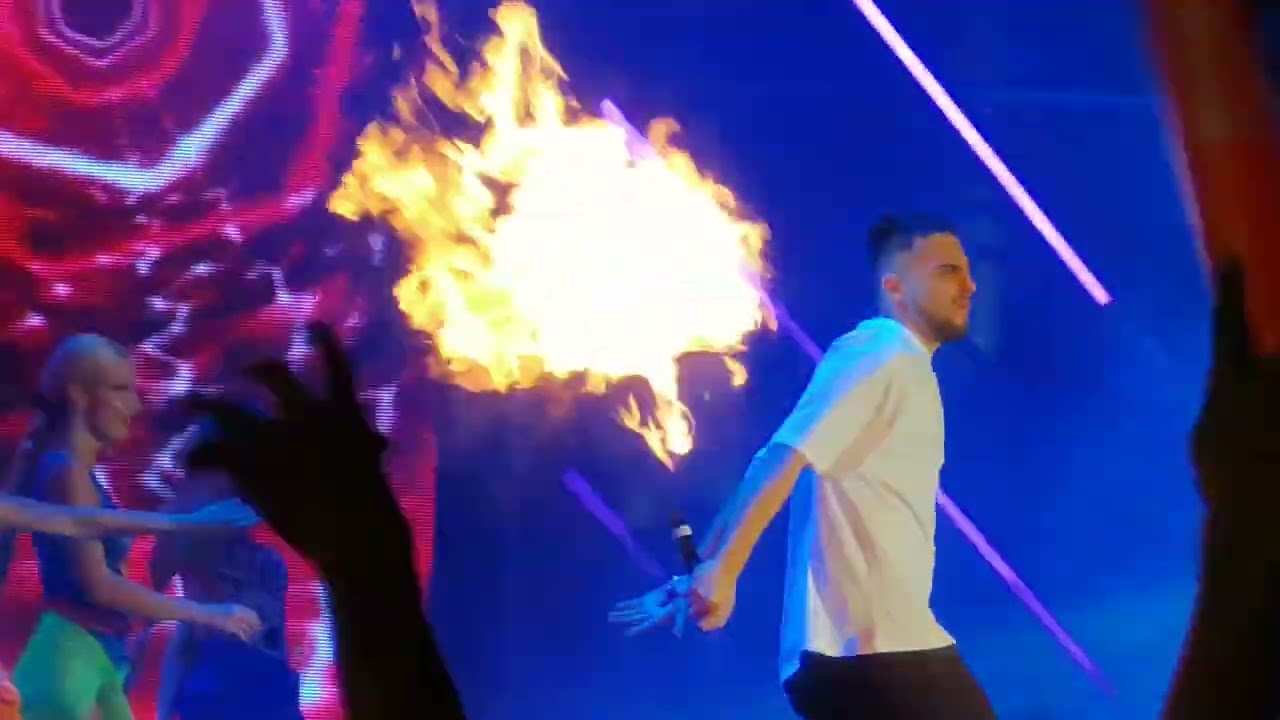 2 BONA - HIENA  ( Coca-Cola The Voice Happy Energy TOUR 2022 SOFIA) Macedonian music