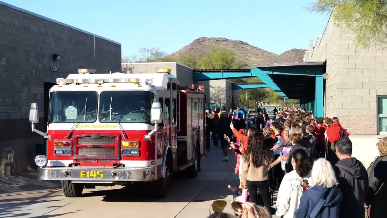 Desert Mountain School Veterans Day Parade 2024
