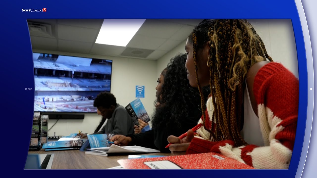 Nashville students learn about new Nissan Stadium development