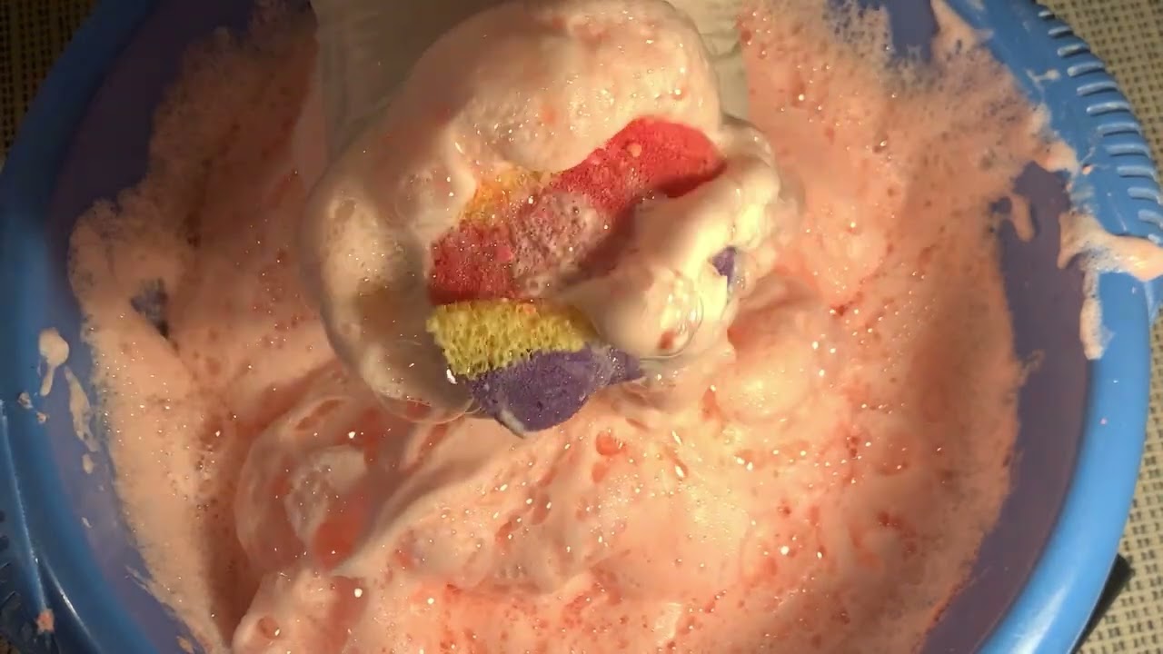 ASMR/dried soap suds/squeezing sponges/rinsing #sponges #spongesqueezing #asmr