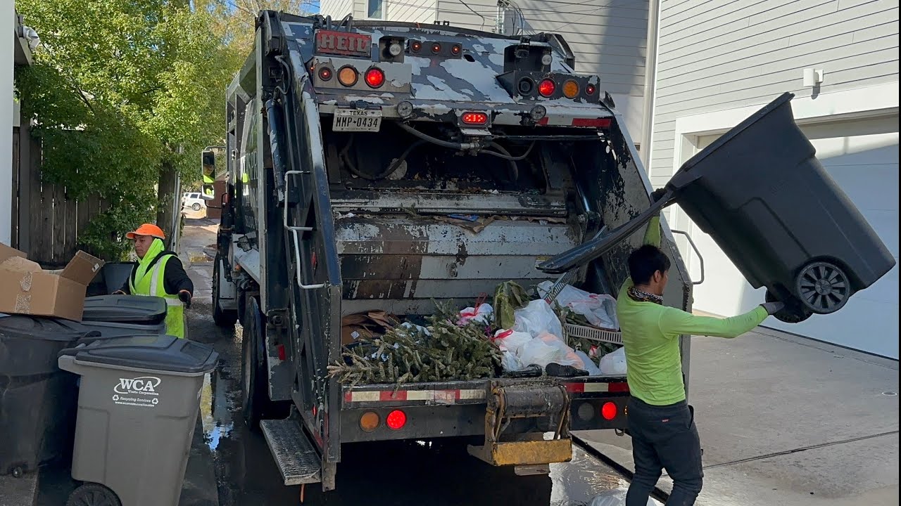 Texas Pride Disposal Heil PT1000 Rear Loader Garbage Truck Packing Christmas Trees & Trash