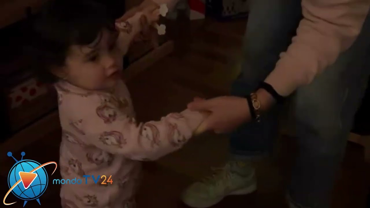 La figlia di Rosalinda Cannavò e Andrea Zenga in fissa con il giro tondo 