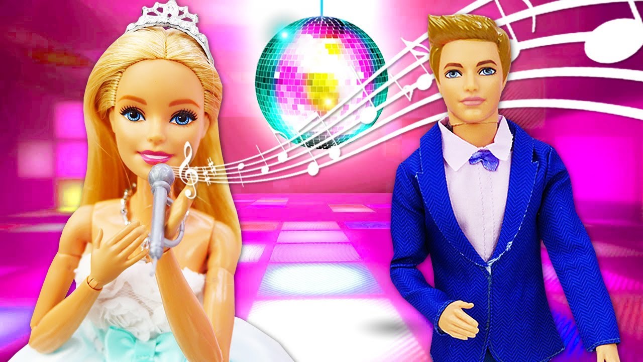 Puppen Video mit Barbie. Barbie veranstaltet eine Party. Kinder Spielzeugvideo
