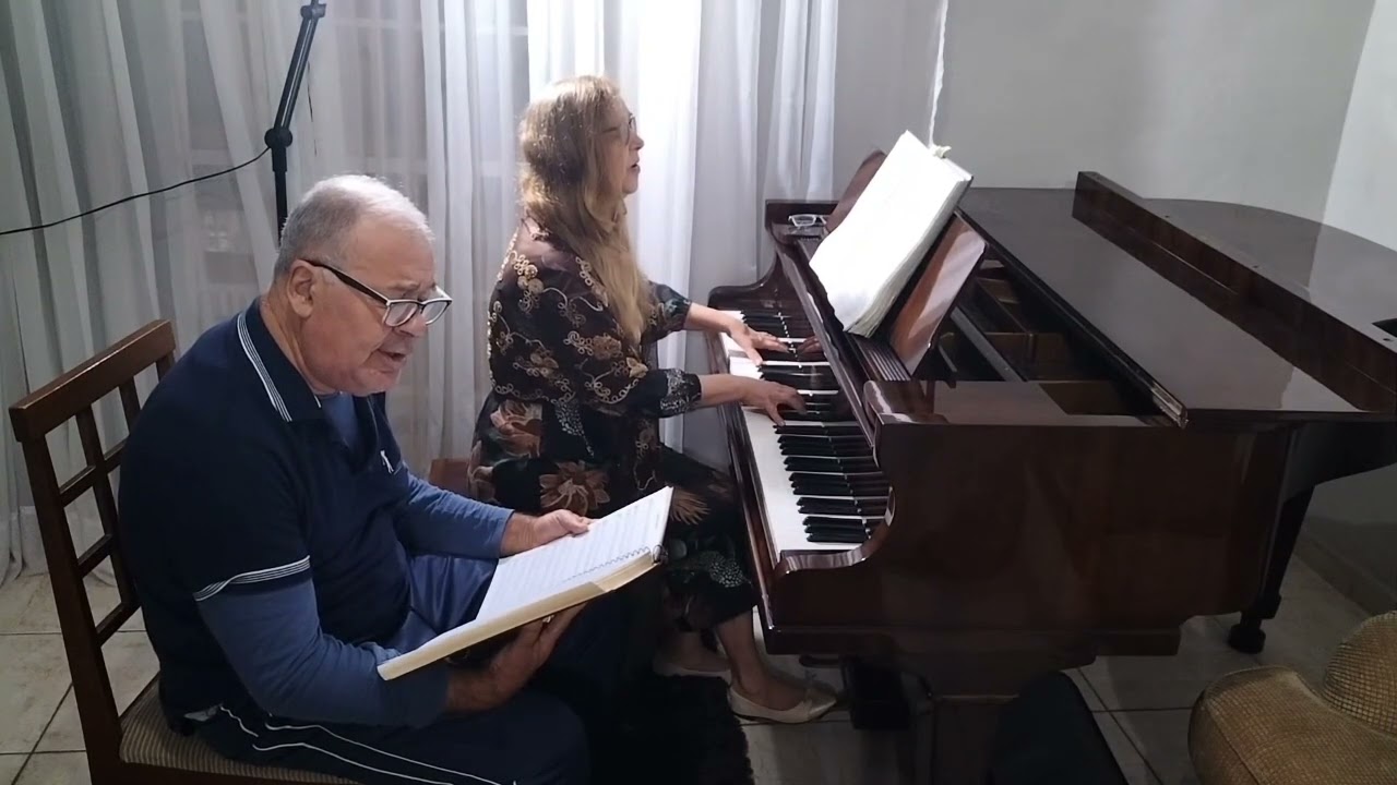 HINO 65   IGUAL AO MESTRE 