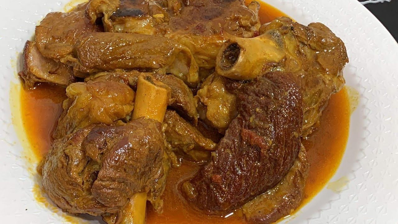 لحم محمر في الكوكوط بدون ولا قطرة ماء طايب زبدة بتتبيلة سحرية مهما كان عاصي