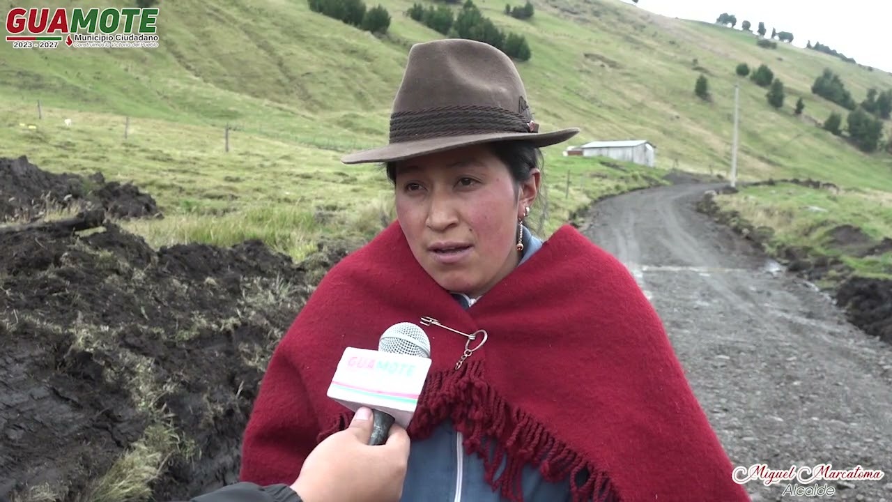 Mantenimiento y lastrado vial en la comunidad San José de Atillo Parroquia Cebadas.