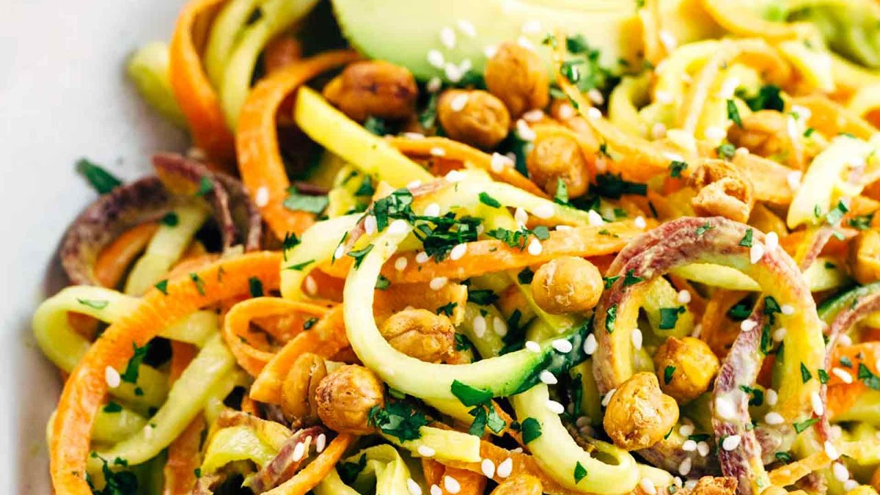 Spiralized Vegetable Salad with Roasted Chickpeas