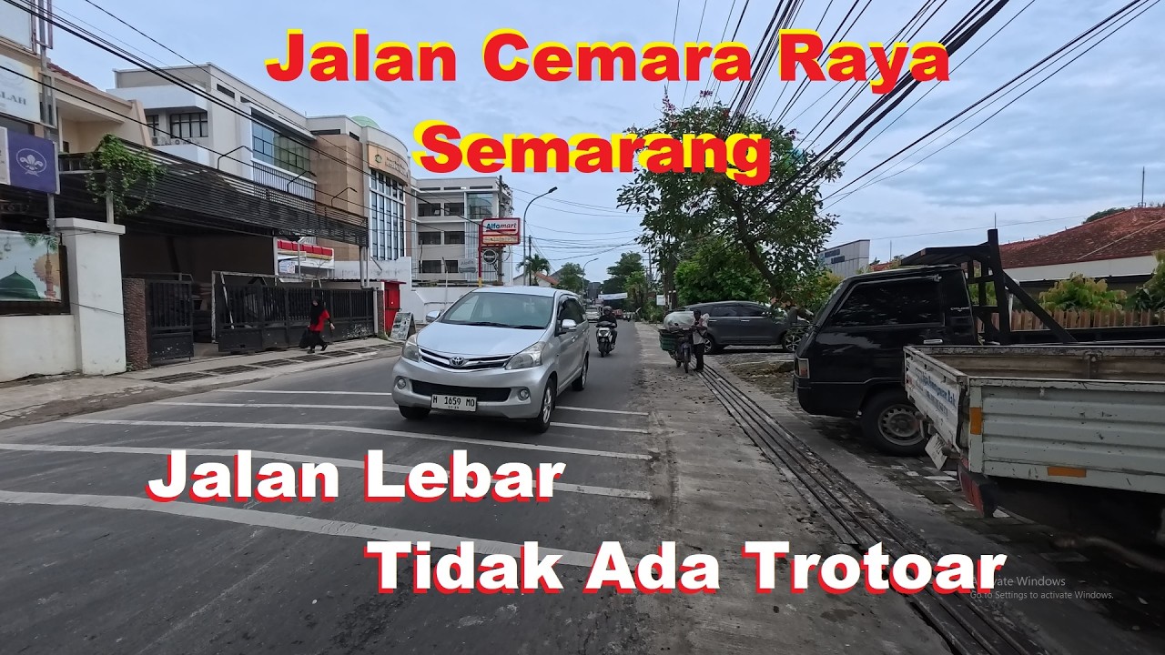 Jalan Cemara Raya, Semarang | Jalan lebar tidak dilengkapi Trotoar