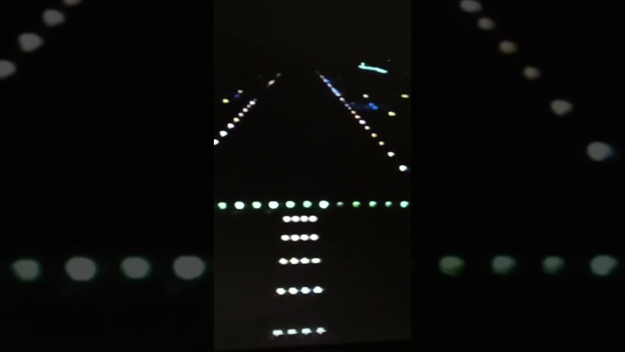 Live Emirates Flight Landing #trending #viral #trend #ytshorts #shorts #shortsfeed #dubai #emirates