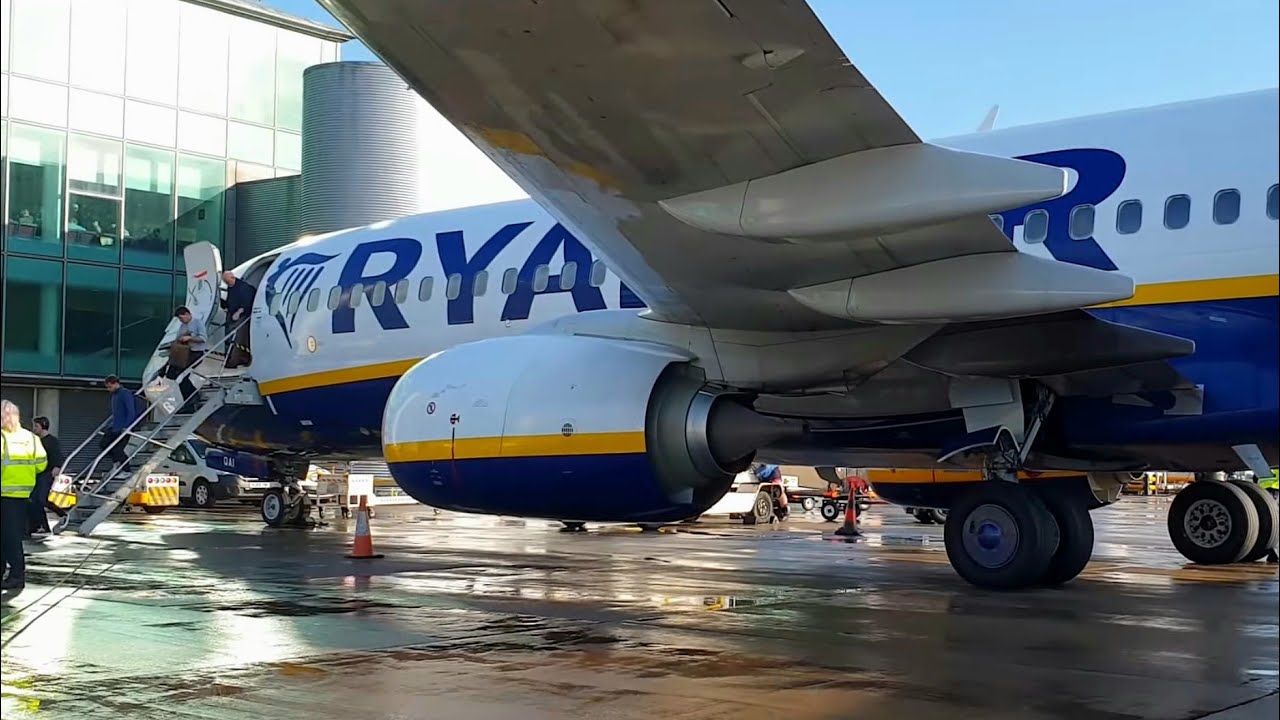 [TRIPREPORT] Cologne - Manchester | Ryanair 737-800