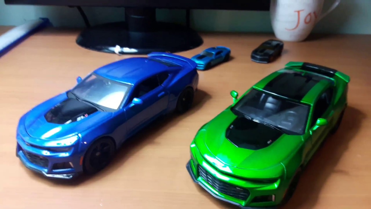 Comparison of the 2017 Maisto Chevy Camaro diecast and the 2017 MotorMax Chevy Camaro diecast!!!