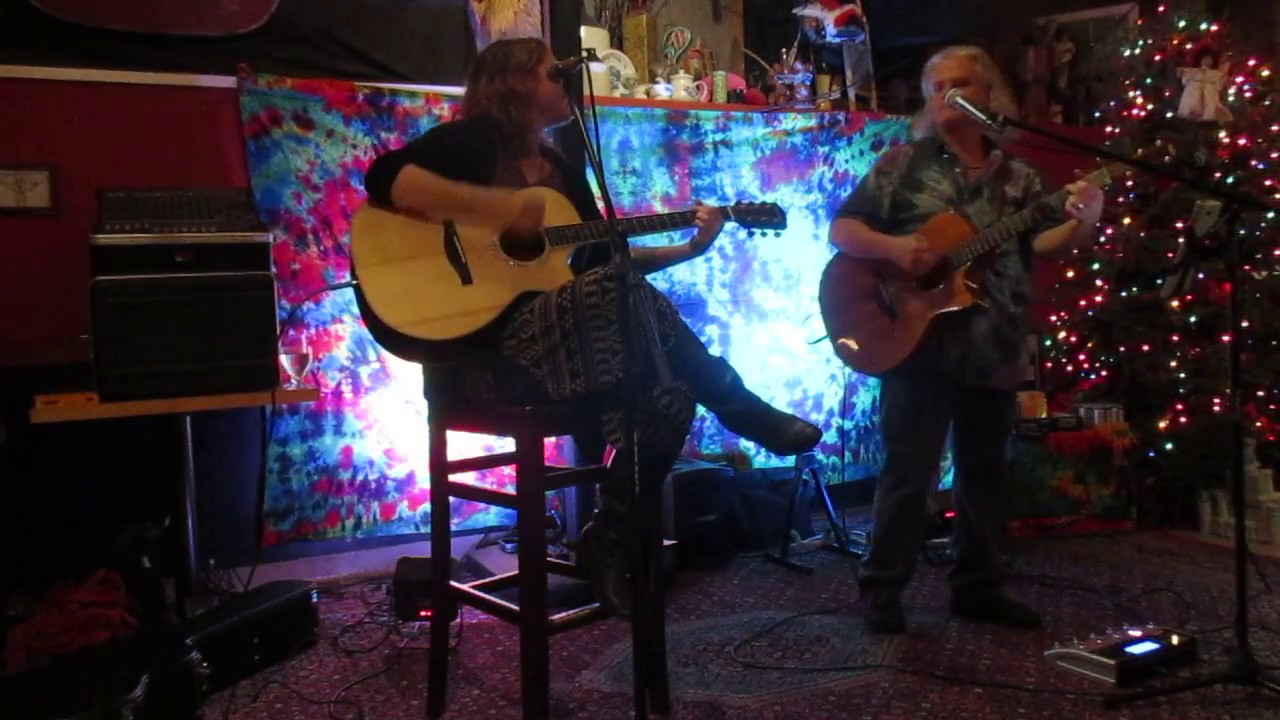 Hayley Jane & Kind Bud perform Follow The Swallow