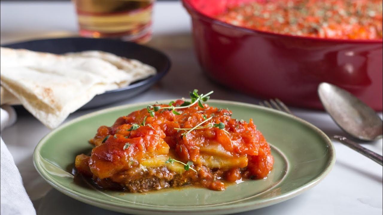 Lamb Kafta with Vegetables & Tomato Sauce صينيه كفته بالبطاطس