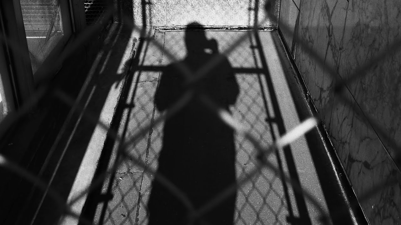 SHADOWS | Lumix S5iiX Cinematic Study (Leica Monochrome)