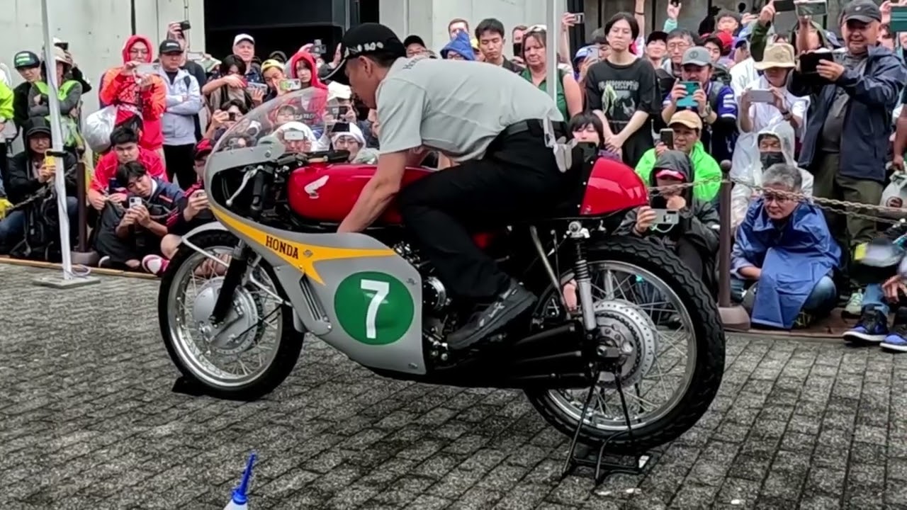 Honda Collection Hall - 1966 RC 166 Sound Demo